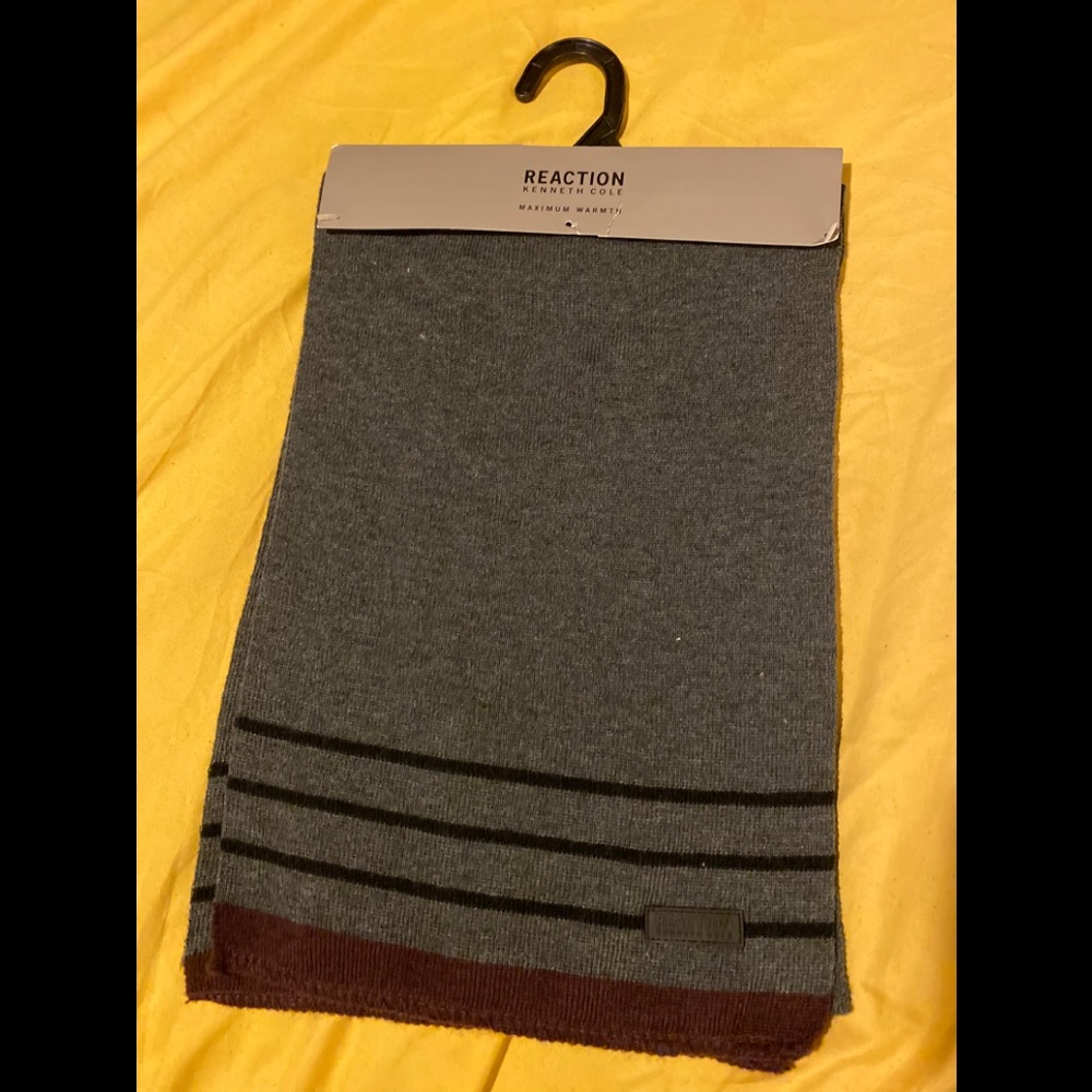 NWT Kenneth Cole grey scarf